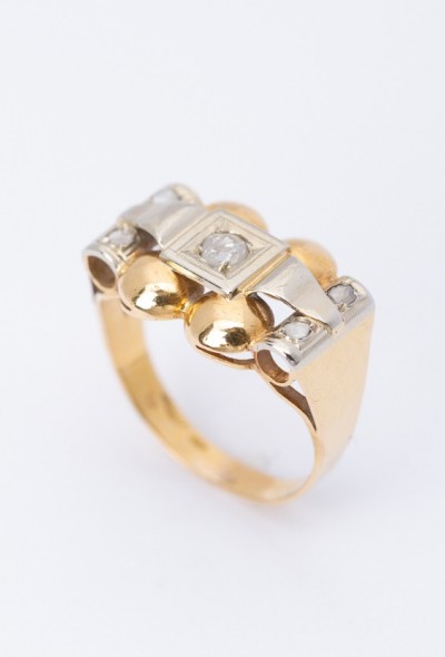 Gouden démodé (retro) ring met diamanten