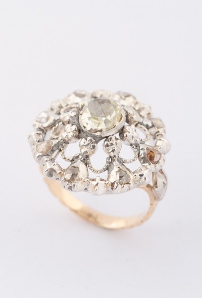 Antieke goud/zilver entourage ring met diamanten