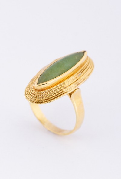 Gouden ring met jade