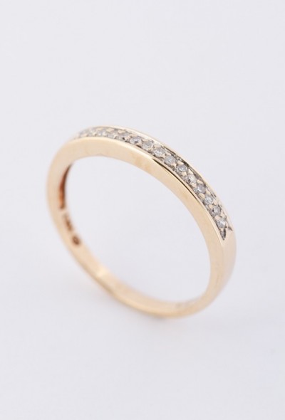 Gouden rij ring met 15 diamanten (8-kant)