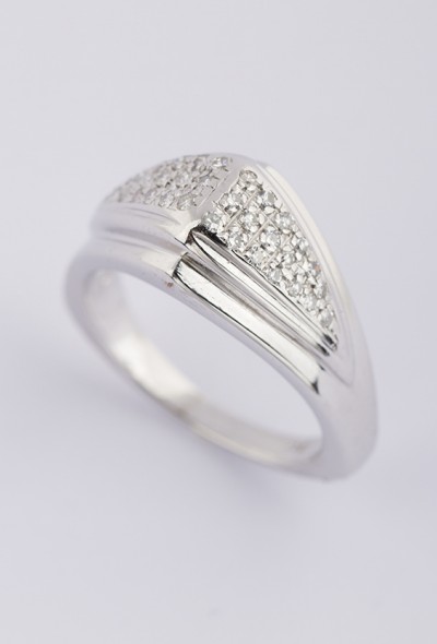 Wit gouden ring met diamant