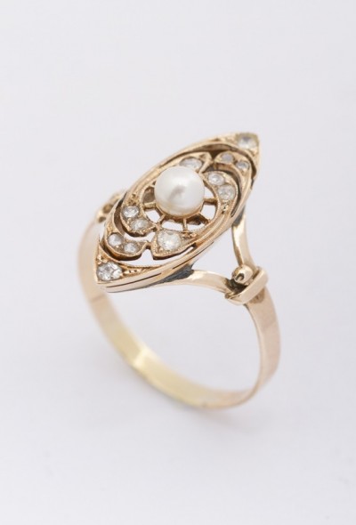 Gouden markies ring met een cultivé parel en diamanten