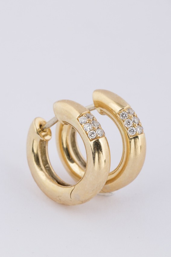Gouden oor ringen met briljanten