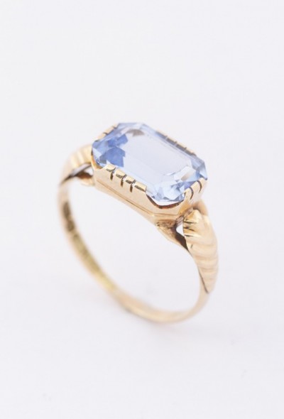 Gouden ring met spinel