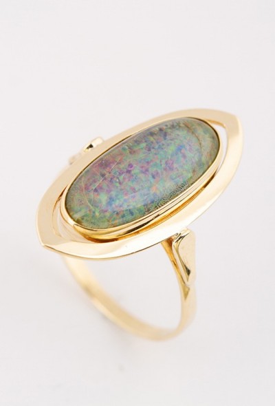 Gouden ring met een opaal triplet