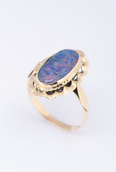 Gouden ring met opaal triplet