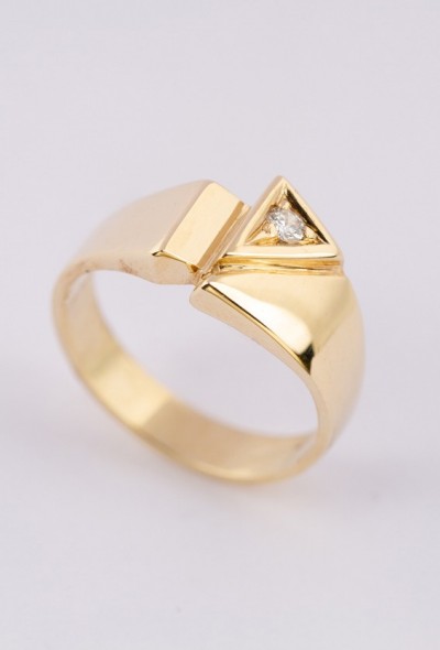 Gouden ring met een briljant