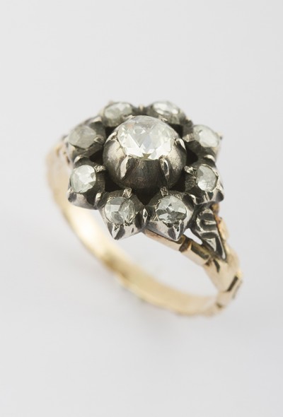 Entourage ring met roos geslepen diamant