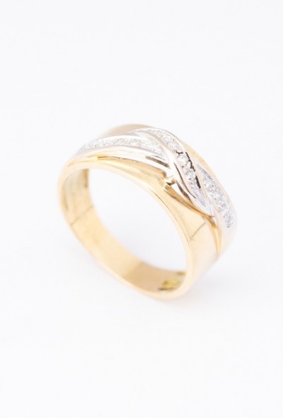 Gouden ring met een wit gouden applique