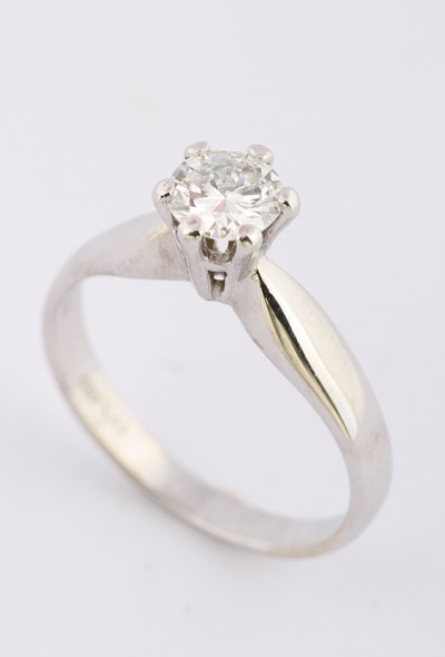 Wit gouden solitair ring met briljant 0.57 ct.