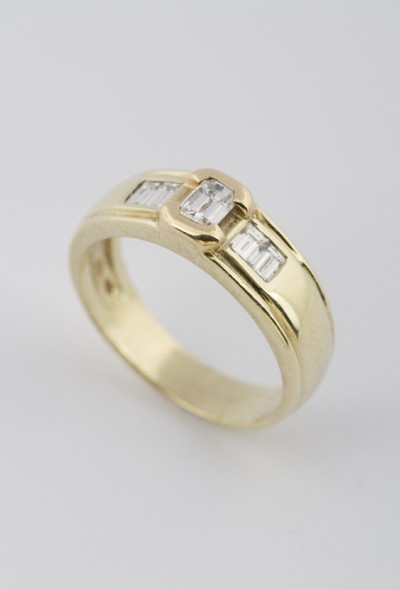 Gouden rij ring met diamanten