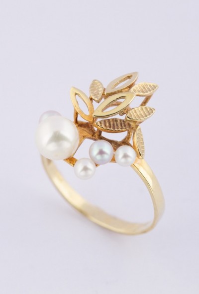 Gouden ring met diverse parels