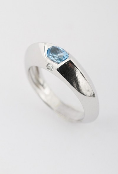 Wit gouden ring van Piaget