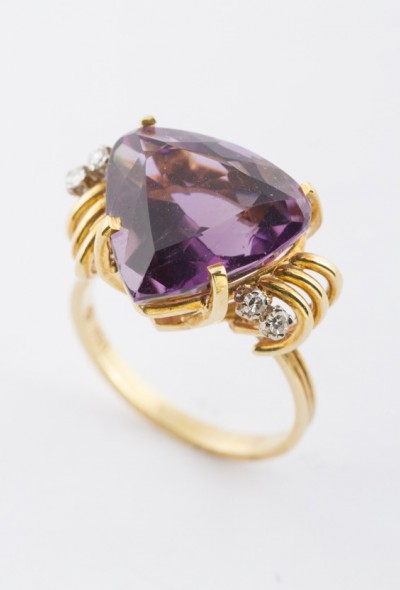 Gouden ring met amethist en diamanten