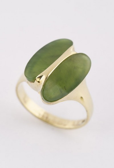 Gouden ring met jade.