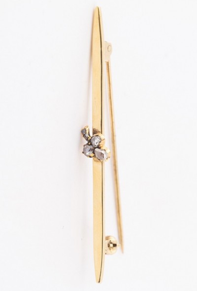 Oude gouden brochette met een klavertje 3 met roos geslepen diamanten