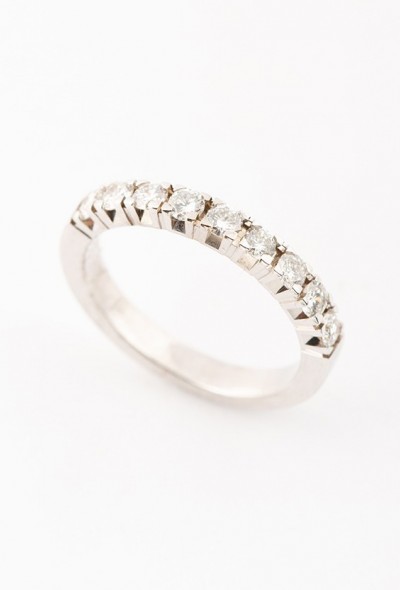 Wit gouden half alliance ring met briljanten