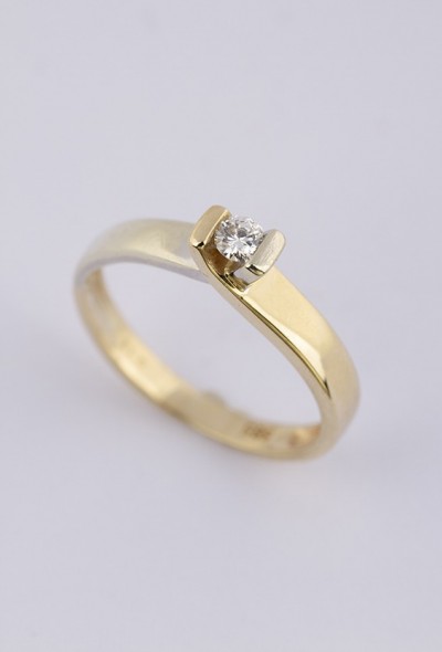 Wit/geel gouden ring met een briljant