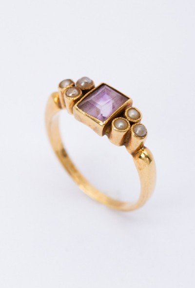 Antieke gouden ring met amethist en parels