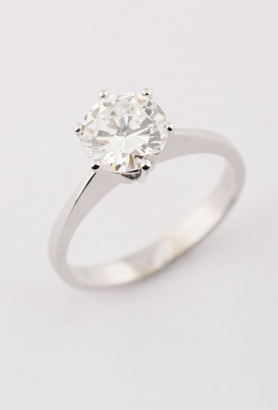 Wit gouden solitair ring met briljant 1.65 ct.