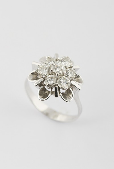 Wit gouden entourage ring met briljanten 1.00 ct.