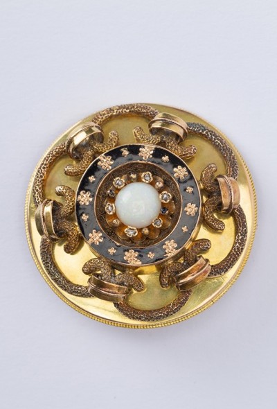 Gouden biedermeier broche/hanger met melk opaal, diamanten en emaille