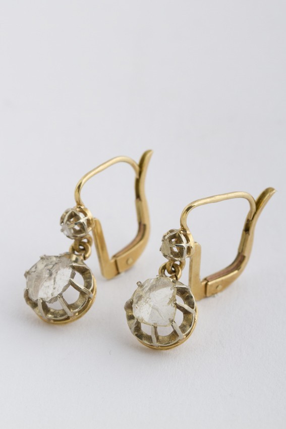 Antieke gouden oorhangers met diamant