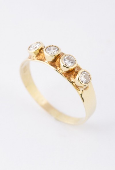 Gouden ring met 4 briljanten