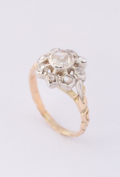 Gouden entourage ring met diamanten