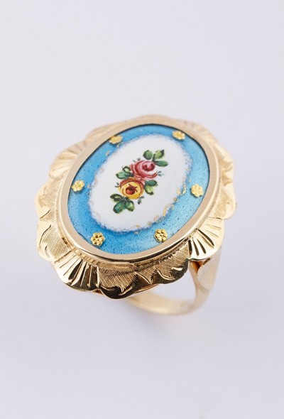 Gouden ring met emaille