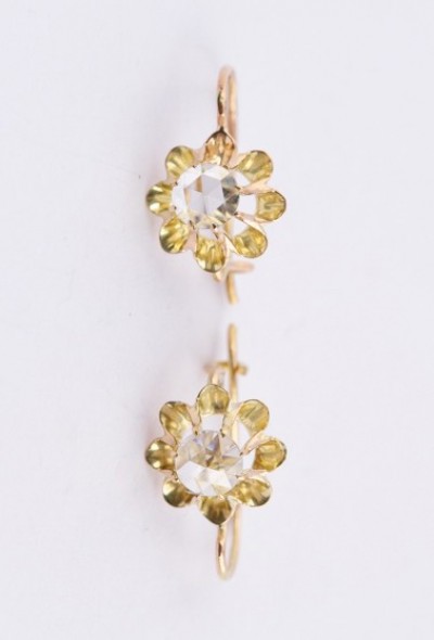 Antieke gouden oorhangers met roos diamant