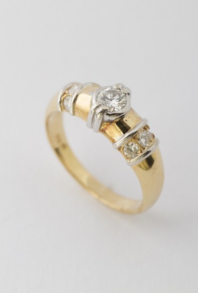 Gouden band ring met briljanten