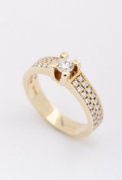 Gouden band ring met briljanten