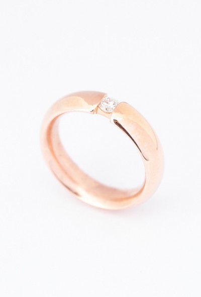 Rosé gouden ring met een briljant van 0.15 ct.
