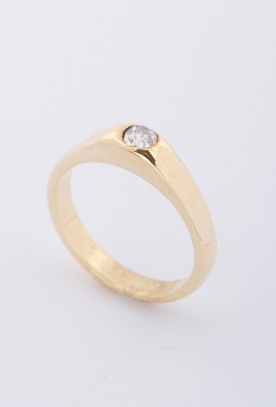 Gouden ring met een roos geslepen diamant