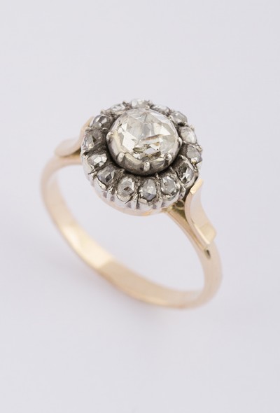 Antiek gouden entourage ring met roos geslepen diamant