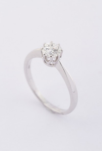 Wit gouden solitaire ring met een briljant (0.50 ct.)