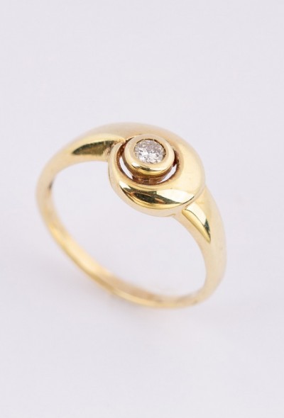 Gouden ring met een briljant (0.05 ct.)