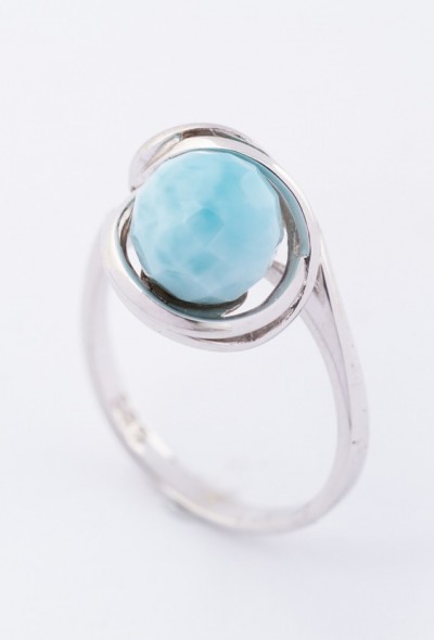 Wit gouden ring met larimar