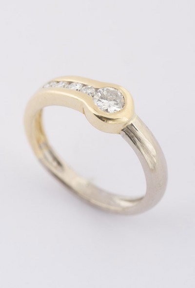 Wit/geel gouden ring met briljant