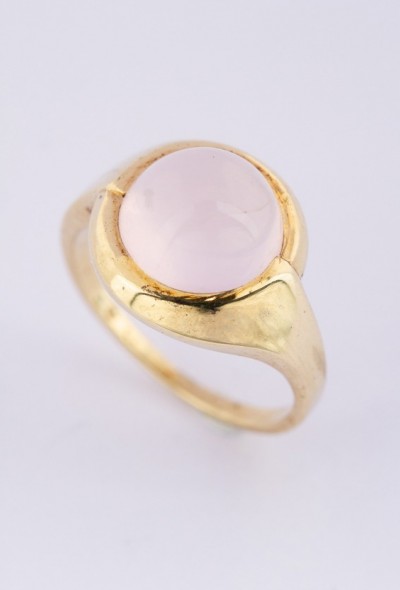 Gouden ring met rosekwarts