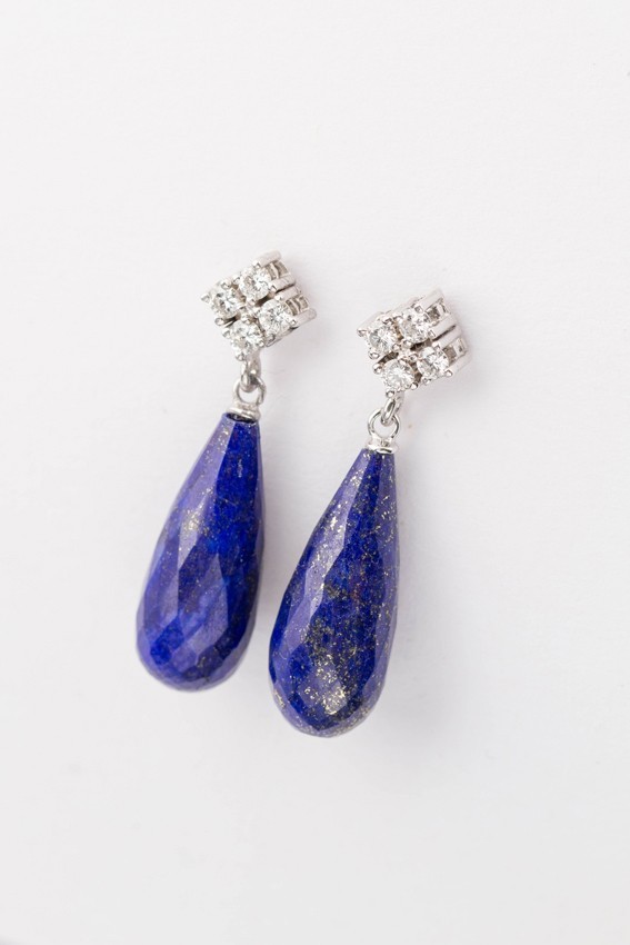 Wit gouden oorhangers met lapis lazuli en briljanten