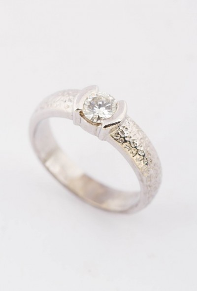 Wit gouden solitair ring met briljant (0.37 ct.)