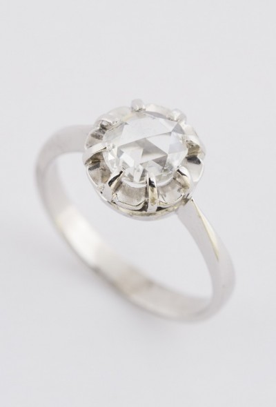 Wit gouden solitair ring met roos diamant