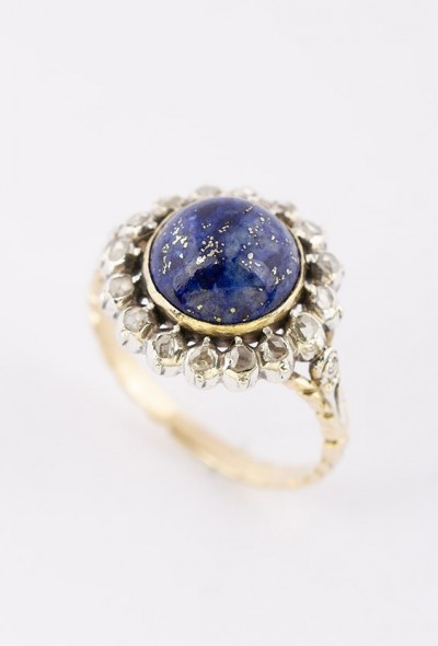Gouden ring met lapis lazuli en diamanten