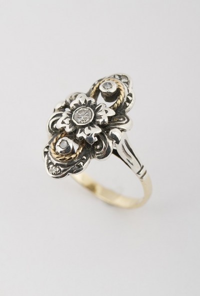 Antieke goud/zilveren ring met briljant en diamant