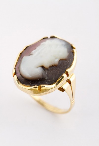 Gouden ring met camée