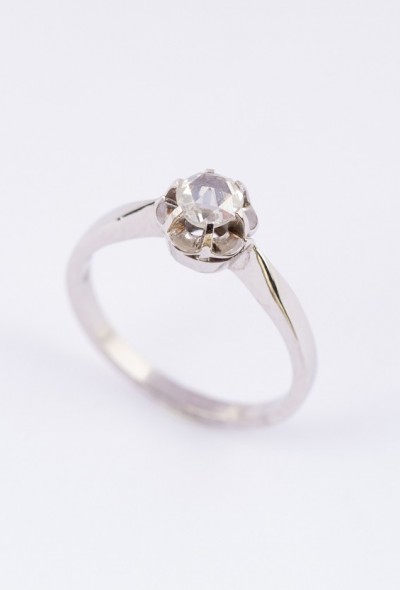 wit gouden solitair ring met een roos geslepen diamant