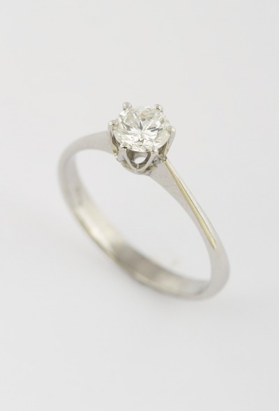 Wit gouden solitair ring met briljant 0.60 ct.