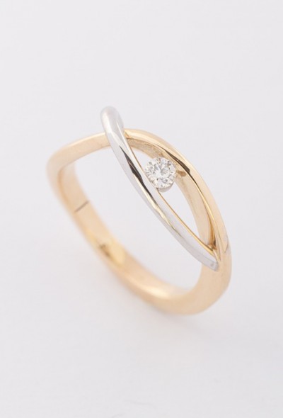 Gouden ring met een briljant van 0.14 ct. (Diamonde)